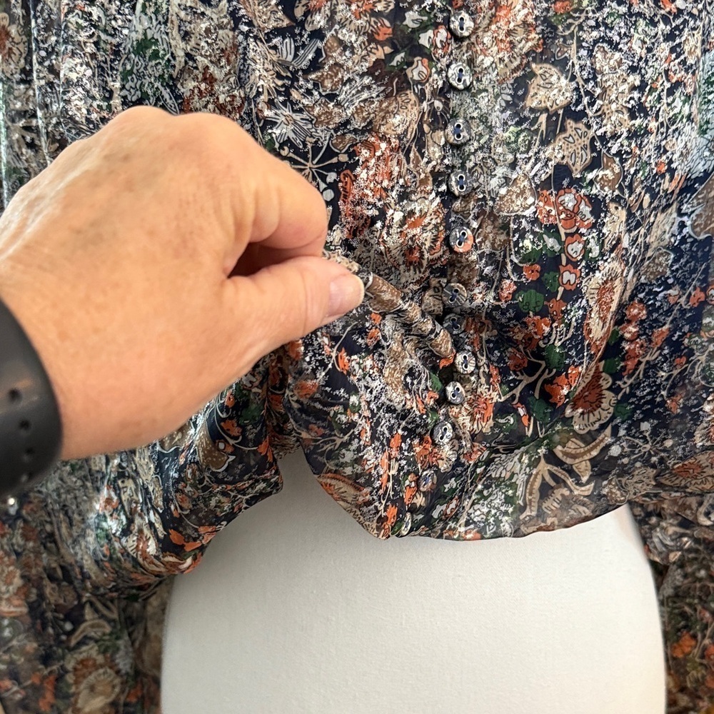"Kourt" Black & Gray Floral Ballon Sleeve Blouse - Size M - Picture 5 of 13